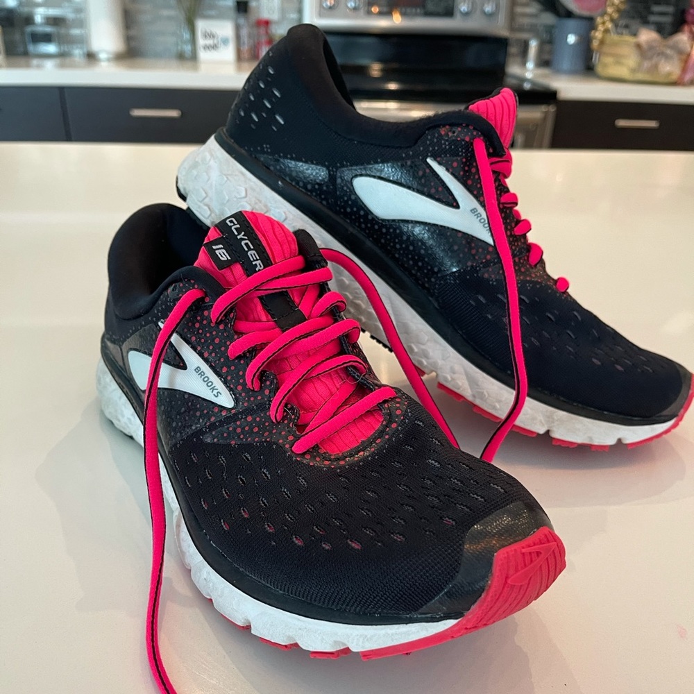 Women’s Brooks Running Shoes